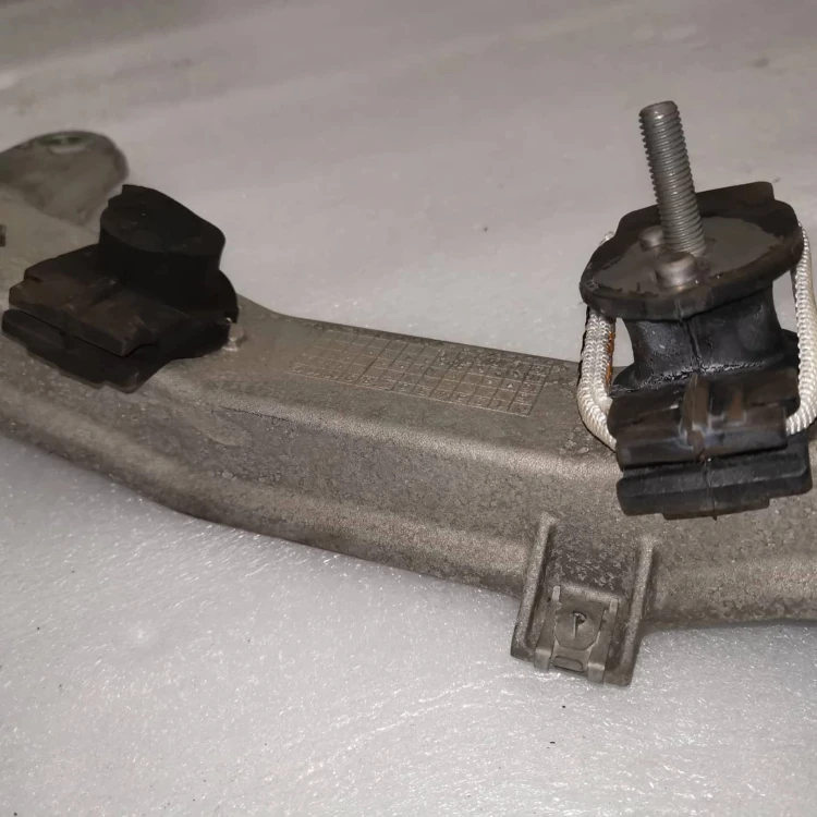 Poduszki skrzyni do BMW F20 , F22 , F30 , F32 , F33 , F36 , G29