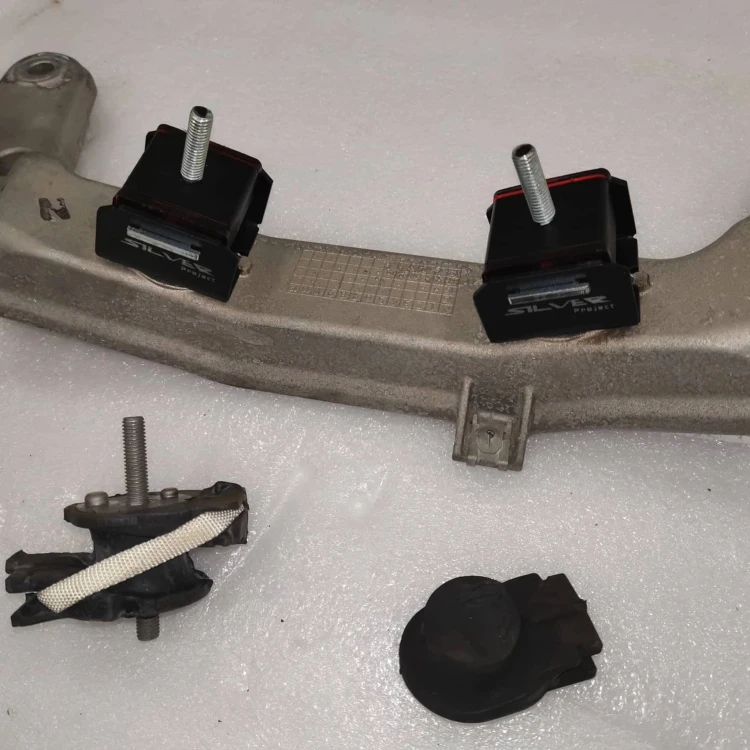 Poduszki skrzyni do BMW F20 , F22 , F30 , F32 , F33 , F36 , G29