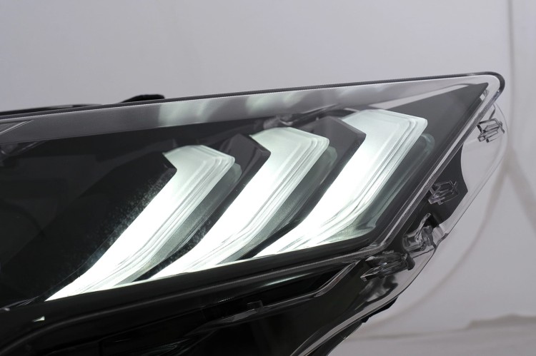 LAMPY PRZEDNIE REFLEKTORY FORD MUSTANG VI FACELIFT (2018-2022)