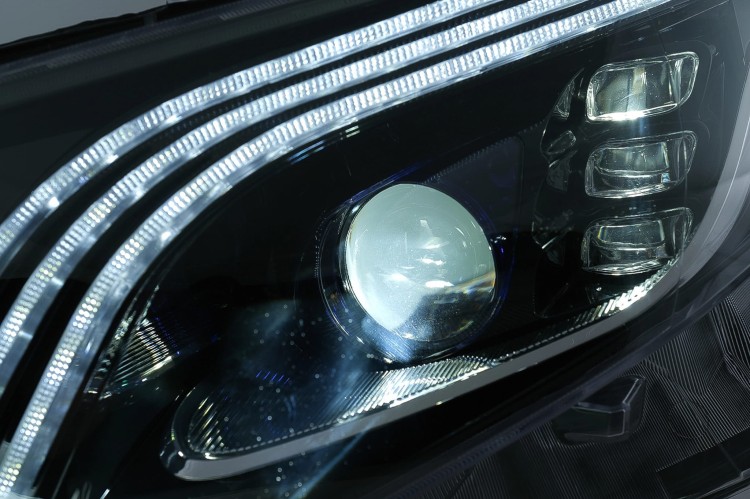 REFLEKTORY LAMPY PRZEDNIE LED MERCEDES V KLASA W447 (2016-2020)