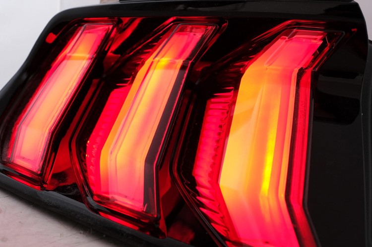 LAMPY TYLNE LED FORD MUSTANG VI S550 15-19 Z ŚWIATŁAMI SKRĘTNYMI