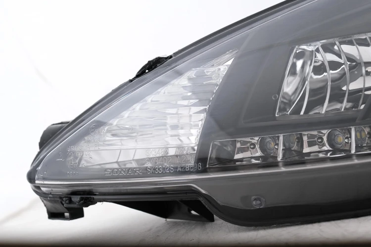 LAMPY PRZEDNIE REFLEKTORY LED DRL PEUGEOT 206 (1998-2002)