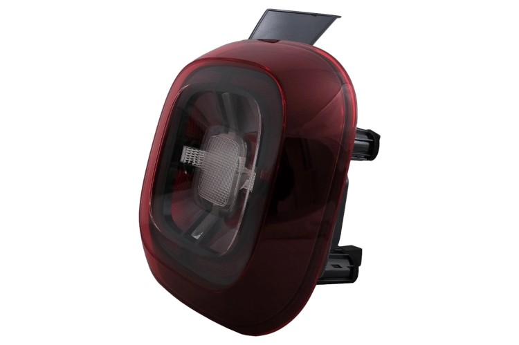LAMPA TYLNA PRAWA DACIA DUSTER II (2017-2021)