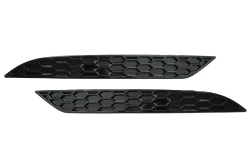 ZAŚLEPKI ODBLASKÓW W ZDERZAKU PLASTER MIODU VW GOLF 7.5 (17-19)