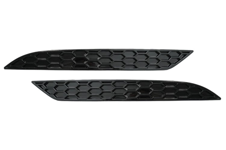 ZAŚLEPKI ODBLASKÓW W ZDERZAKU PLASTER MIODU VW GOLF 7.5 (17-19)