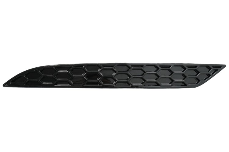ZAŚLEPKI ODBLASKÓW W ZDERZAKU PLASTER MIODU VW GOLF 7.5 (17-19)