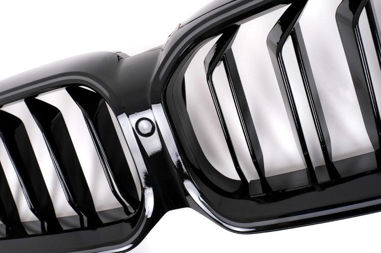 NERKI ATRAPA CHŁODNICY Z DIODAMI LED BMW 5 SERII G30 G31 LCI 20-23
