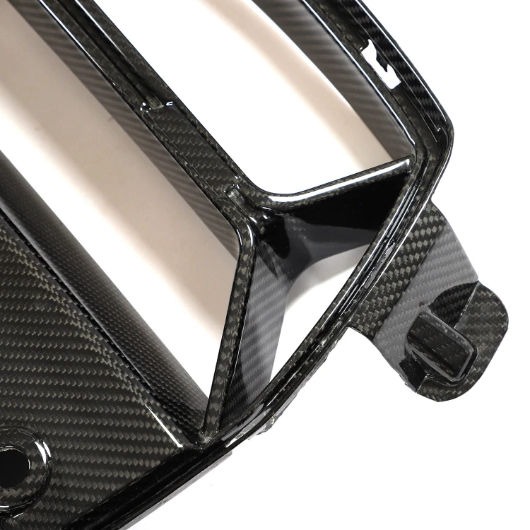 ZESTAW ZDERZAKA PRZEDNIEGO GRILL DOKŁADKA CARBON FLOW M3 G80 G81 M4 G82 G83