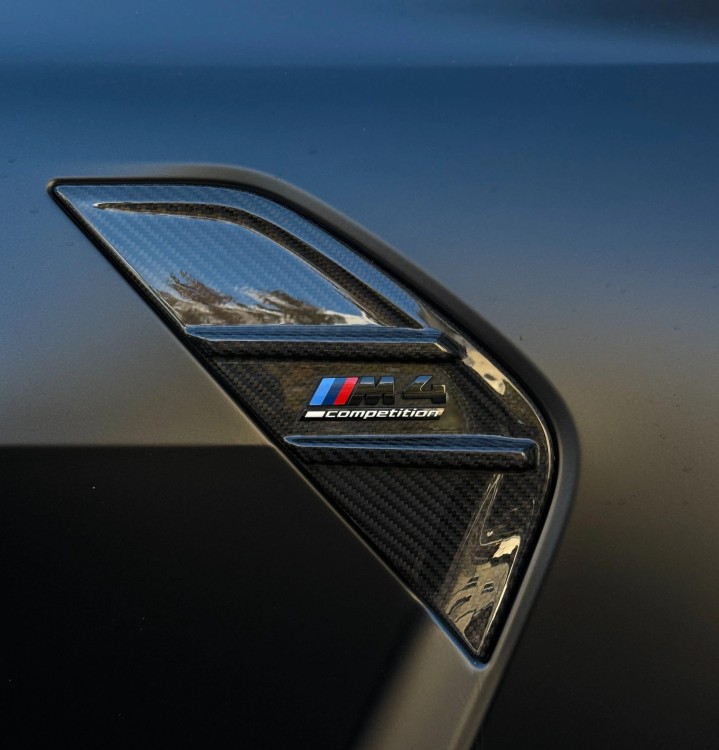 SKRZELA BOCZNE W BŁOTNIKI CARBON MP STYLE BMW M4 G82 G83
