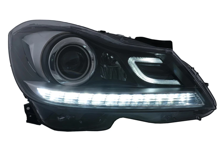 LAMPY PRZEDNIE REFLEKTORY LED MERCEDES C KLASA W204 S204 (11-14)
