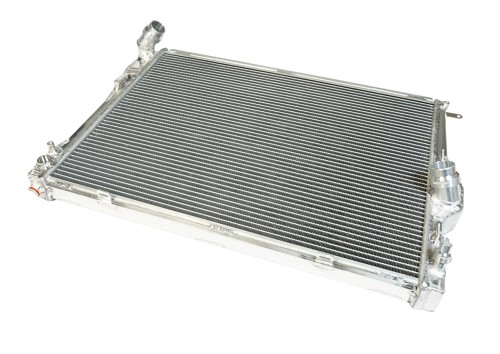 ALUMINIOWA CHŁODNICA WODY BMW E9X E8X MANUAL