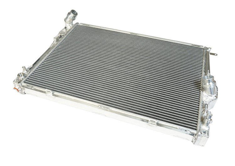 ALUMINIOWA CHŁODNICA WODY BMW E9X E8X MANUAL