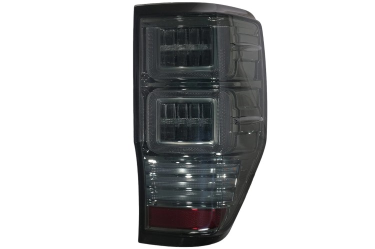 TYLNE LAMPY LED FORD RANGER (2012-2018) DYNAMICZNE KIERUNKOWSKAZY SMOKE