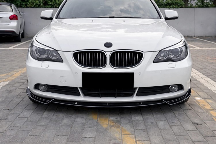 DOKŁADKA DO ZDERZAKA BMW E60 / E61 03-07