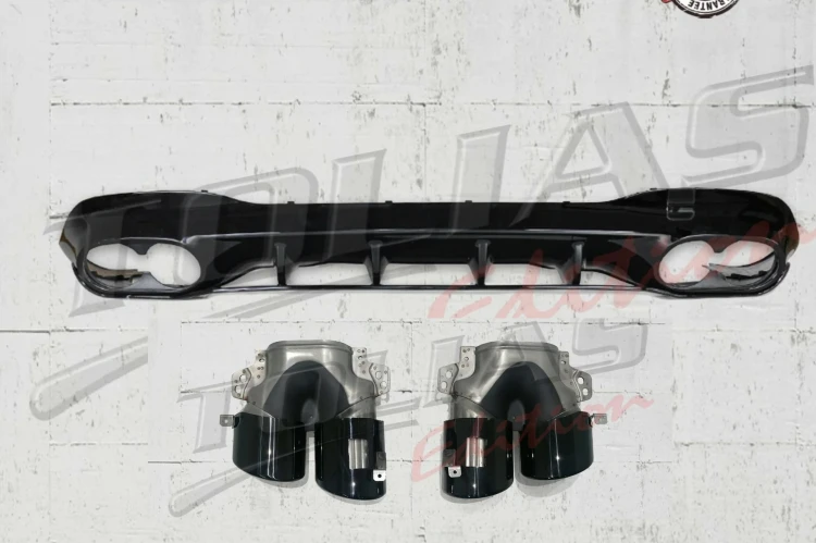 DYFUZOR TYLNEGO ZDERZAKA Z KOŃCÓWKAMI WYDECHU CLA45 LOOK MERCEDES X118/C118