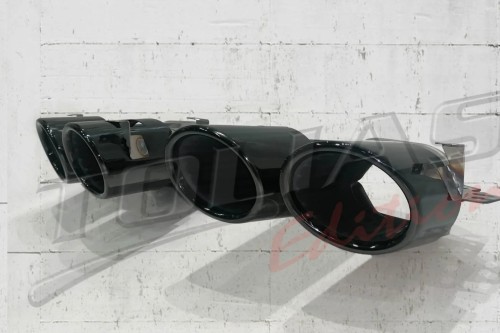 DYFUZOR TYLNEGO ZDERZAKA Z KOŃCÓWKAMI WYDECHU CLA45 LOOK MERCEDES X118/C118