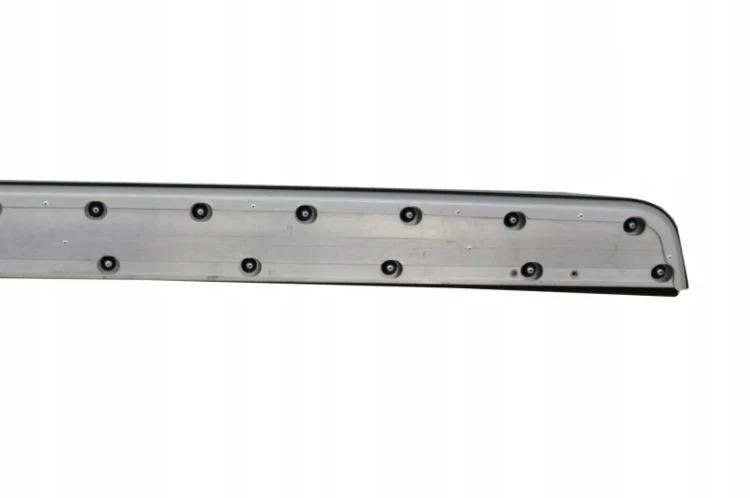 STOPNIE PROGOWE LAND ROVER DISCOVERY 5 L462 (17+)