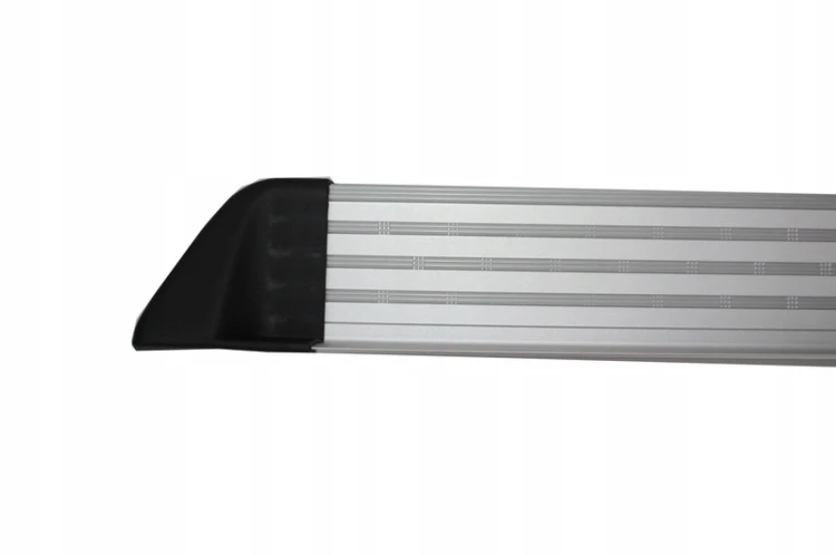 STOPNIE PROGOWE NISSAN QASHQAI J10 (2007-2013)