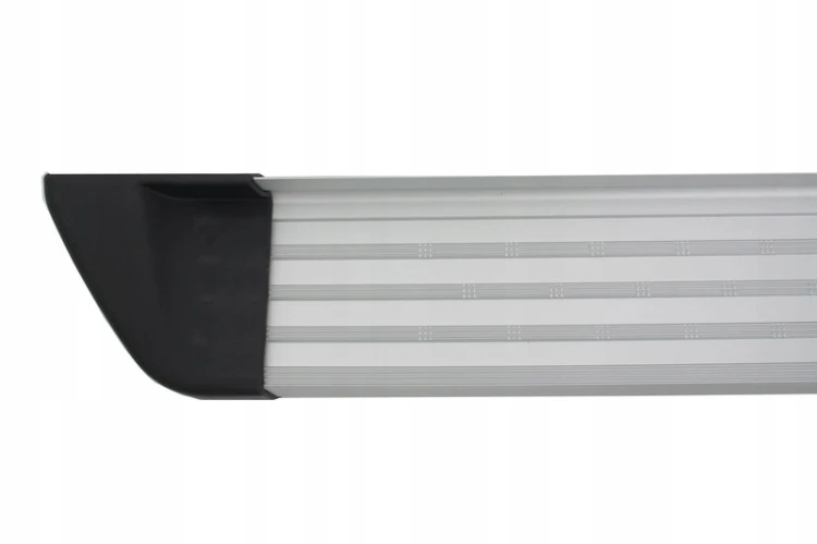 STOPNIE PROGOWE NISSAN X-TRAIL II (07-12)