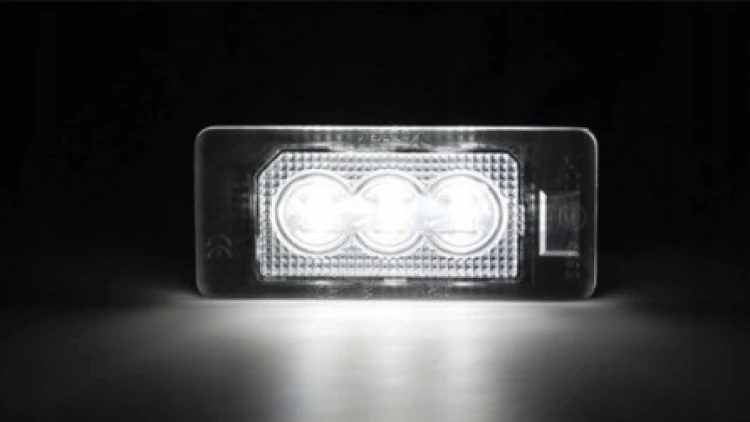 OŚWIETLENIE REJESTRACJI LED BMW E88 CABRIO (07-11)
