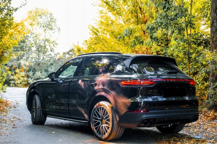 STOPNIE PROGOWE PROGI PORSCHE CAYENNE SUV 9Y0 18+
