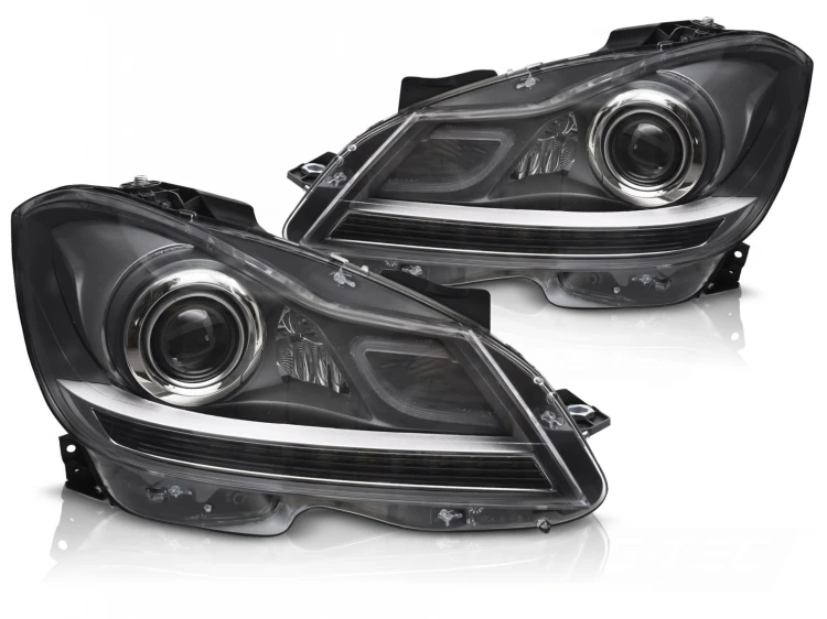 LAMPY PRZEDNIE REFLEKTORY KSENON MERCEDES W204 11-14