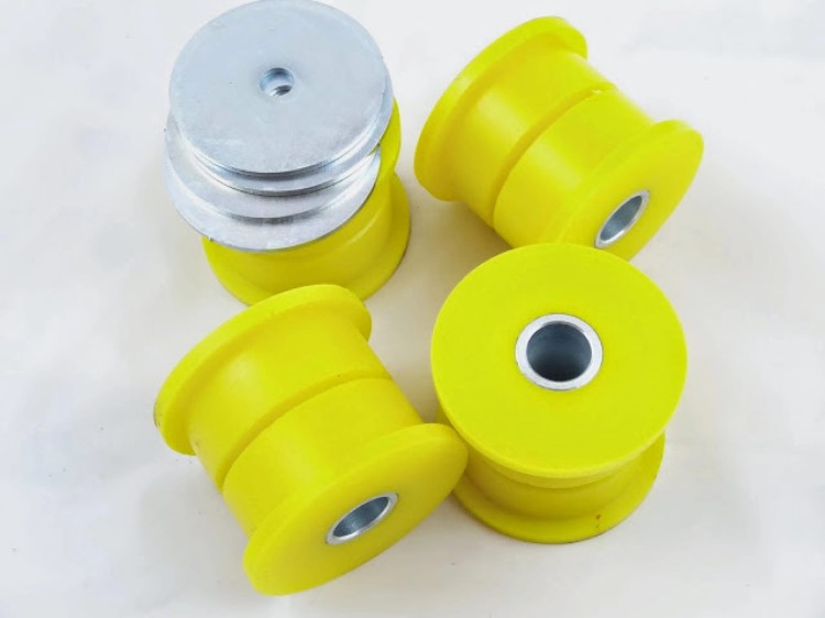 Tuleje tylnego wózka do Nissan 200sx S13,S14 Skyline R33,R34
