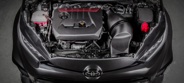 POKRYWA SILNIKA Z WŁÓKNA WĘGLOWEGO CARBON TOYOTA GR YARIS / COROLLA (MAT)